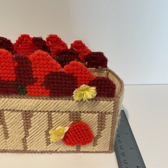 Vintage 60s Needlepoint Napkin Holder Strawberry Basket Cottagecore Handcrafted - Picture 11 of 12